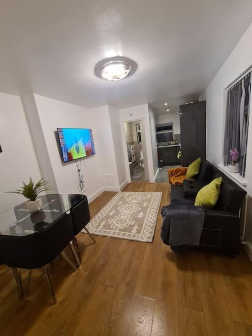 Luxury One Bedroom Flat Londen Buitenkant foto