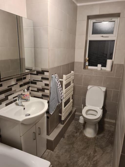 Luxury One Bedroom Flat Londen Buitenkant foto