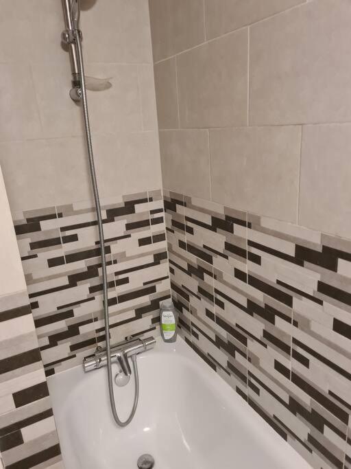 Luxury One Bedroom Flat Londen Buitenkant foto