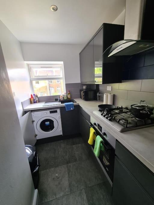 Luxury One Bedroom Flat Londen Buitenkant foto